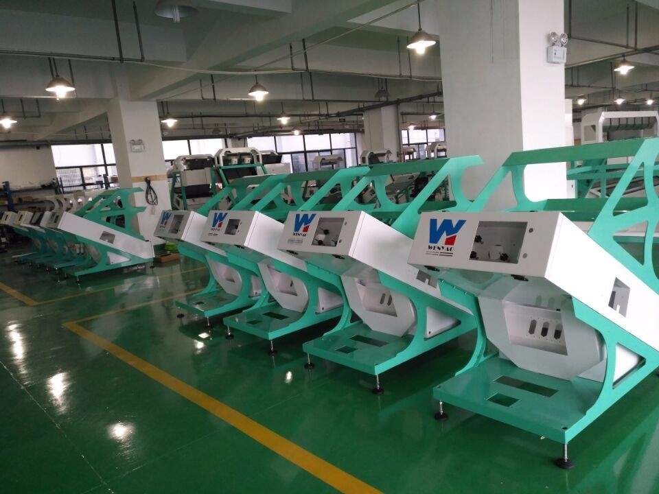 32 Channels Intelligent CCD Shape And Color Sorting Machine Compact Mini Size