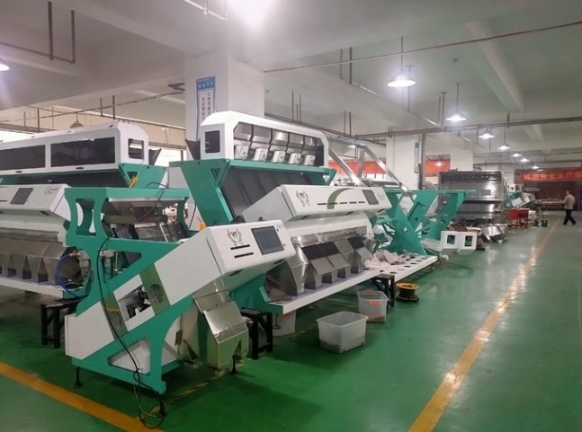 Recycling Plastic Particle Color Sorting Machine PP PET PVC Color Separator Machine