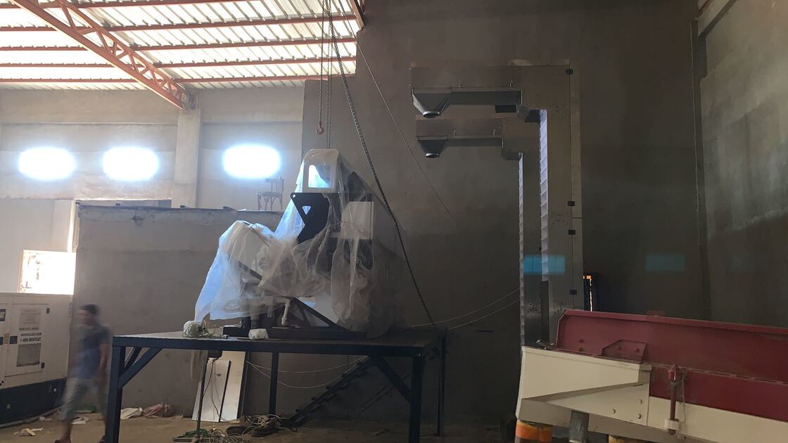 8 Chute Peanuts Color Sorter Machine 512 Channels Nuts Color Sorter CCD Color sorter for grain