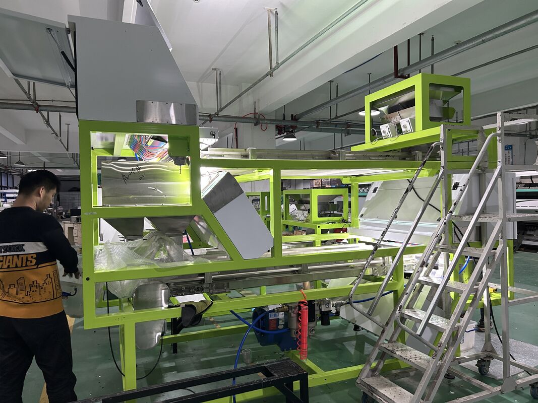 Wenyao Industrial High Sorting Accuracy Color Sorter for Recycled Plastic Metal Plastic PVC PET Flakes Color Sorter Machine with WIFI Remote Control