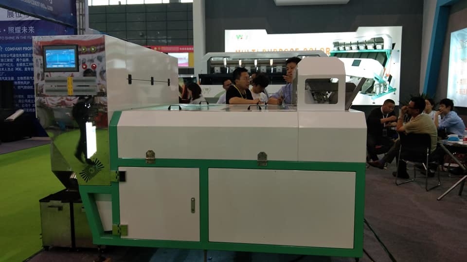 256 Channels Four Chutes CCD Color Sorter For Ore Mineral