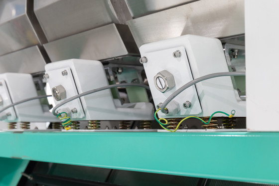 High Capacity Rice Color Sorting Machine Rice Color Sorter With Ejectors