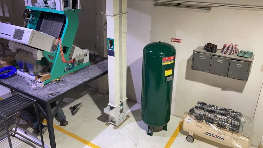 Macadamia Nut Seeds Bean Grain Color Sorting Machine 1 Chutes 64 Channels